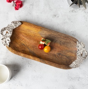 Plateau de service moderne noir avec poignées, rectangulaire, grand, décoratif, pour table basse, cuisine, nourriture, boissons, décoration de luxe pour la maison - Product Image 4