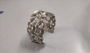 Puños de metal de latón de dos colores y pulseras y brazaletes de metal de latón para reventa por diseñadores de joyas - Product Image 6