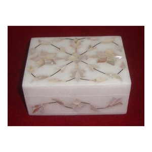 Superbe boîte à bijoux incrustée de marbre blanc pur Makrana pour la décoration de la maison et les cadeaux d'anniversaire - Product Image 1