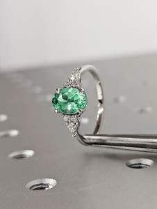 Bague de fiançailles en saphir bleu naturel unique faite à la main, bijoux fins de luxe pour femmes avec coupe ovale, sans nickel, bagues de promesse - Product Image 6