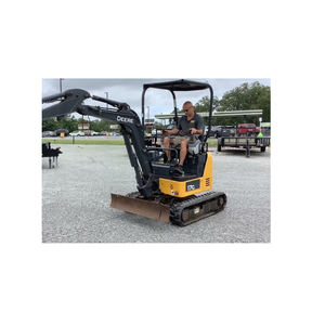 Mini excavadora John Deere 17G, máquina de orugas compacta fuerte para nivelar zanjas, excavación, paisajismo, trabajos de construcción - Product Image 1