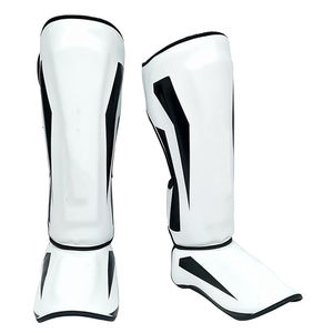 Espinilleras de Cuero de Alta Calidad para Boxeo, Muay Thai y Entrenamiento de MMA - Ecológicas, Personalizables, Unisex - Product Image 5