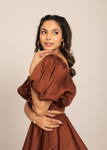 Sólido café marrón busto occidental ajustado hombro Top para mujer elegante ropa de verano esmalte algodón manga corta dulce al por mayor - Product Image 3