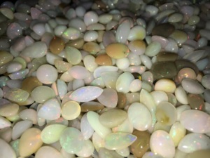 Opale d'Éthiopie naturelle à jeu de couleurs et effet de feu, 5-10 carats, taille libre, cabochons de pierres précieuses, pierres pour Tasbiya TG0035, évaluation tierce partie - Product Image 3