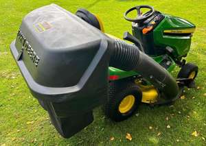 Tractor cortacésped John Deere con cargador frontal y descarga trasera, tractor cortacésped con recogida trasera y 6 cuchillas de mulching - Product Image 3