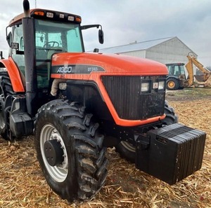 รถแทรกเตอร์การเกษตร AGCO DT240A มือสองสภาพดี 80 แรงม้า ประสิทธิภาพสูง ขับเคลื่อน 4 ล้อ ระบบเกียร์ สำหรับงานไถพรวน - Product Image 3