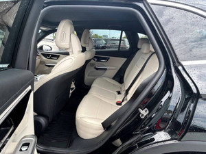 SUV de luxe de taille moyenne 2024, conduite à gauche, transmission automatique, sièges en cuir, toit ouvrant, caméra 360°, phares à LED, écran tactile - Product Image 3