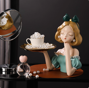 Statua di Ragazza con Palloncini Volanti, Scultura Realistica in Resina Dipinta a Mano, Tema Amore per Decorazione Casa - Product Image 3