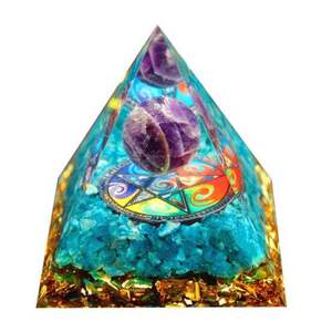 Pyramide d'orgone en agate nubienne avec étoile de David |   Pierre sculptée pour l'énergie apaisante, la clarté de communication, la protection EMF et la décoration spirituelle - Product Image 1