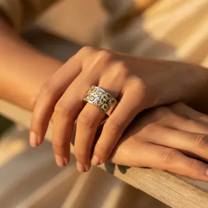 แหวนพลอยโกเมนทรงเรขาคณิตแพลตตินัม สำหรับเครื่องประดับผู้หญิงที่โดดเด่น - Product Image 3