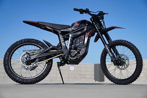 Moto électrique tout-terrain Tal aria Sting R MX5 6000W 72V 40Ah Sting Pro, toute neuve. - Product Image 2