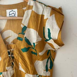 Hermoso vestido estampado de bloque de algodón floral amarillo vestido para ropa informal vestido estampado de bloque de mano - Product Image 5