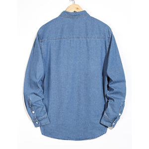 เสื้อแจ็คเก็ตยีนส์แขนยาวสีน้ำเงินแบบสบายๆ สไตล์ลำลองสำหรับผู้ชาย ผลิตตามสั่งพร้อมปักโลโก้  ระบายอากาศได้ดี เป็นมิตรต่อสิ่งแวดล้อม - Product Image 2