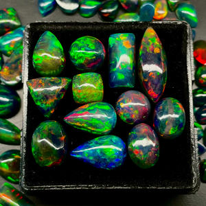 Caja de 12 Uds. Cabujón de ópalo negro Natural 4-6mm buena calidad Multi Flashy Mix Shape Welo Opal fabricación de joyas lote - Product Image 4