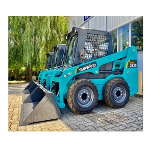 Chargeuse compacte sur chenilles Sunward SWL2830 haut de gamme, conçue avec une traction intégrale et des dimensions de châssis compactes. - Product Image 6