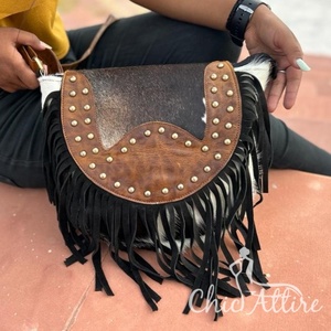 Nuevo y elegante bolso con flecos de piel de ante para mujer, bolso cruzado perfecto de moda para mujer, superventas, bolsos cruzados en forma de barril - Product Image 1