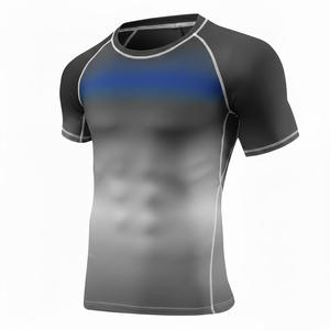 T-shirt de compression anti-UV pour adulte, couleur dégradée, manches courtes, séchage rapide, haut de sport pour la natation, la gym, le surf - Product Image 3