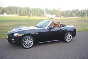 FIAT 124 SPIDER LUSSO 2020 d'occasion, conduite à gauche/droite - Product Image 2