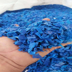 Flocons de bouteilles PET de qualité industrielle, lavés à chaud, transparents bleu-vert, fibres de PET recyclées, approvisionnement en vrac - Product Image 3