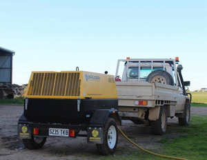 Compresseur à vis rotatif AG250 - 250cfm : Alimenté au diesel, monté sur une plateforme de transport disponible - Product Image 1