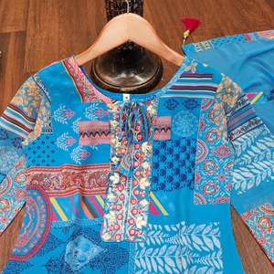 Elegante Conjunto Kurti Recto de Georgette con Dupatta Nazneen Bordada, Ropa Étnica para Mujer, Estilo Casual para Fiestas - Product Image 6