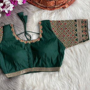 Blouses de créateurs traditionnels indiens pakistanais confortables Vintage élégant prêt à porter avec broderie à manches lourdes Readymade - Product Image 1
