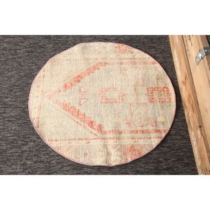 Alfombra Turca de 2.6x2.6 pies, Alfombra Redonda Vintage, Alfombra Geométrica Beige y Roja - Product Image 5