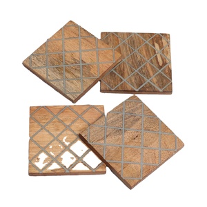 Posavasos de madera Premium Juego de posavasos de madera elegante y duradero de 4 piezas con incrustaciones de latón con soporte Star Crafts India - Product Image 1