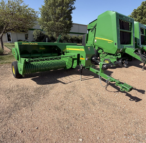 Presse à balles carrées John Deere 348, haute efficacité, machine agricole, presse à balles rondes avec entraînement par tracteur, durable pour usage agricole - Product Image 4