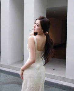 Douce et charmante robe longue en dentelle florale blanche fabriquée au Vietnam - Product Image 3