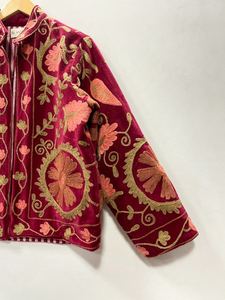 Veste en tissu velours avec broderie Suzani pour femmes, veste courte décontractée à fleurs, style bohème, mode de rue pour elle, manteau Suzani à fleurs - Product Image 2