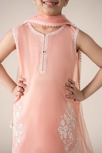 Lehenga Choli formal de lujo pakistaní para niños y niñas con diseño elegante de trabajo con purpurina para fiestas Eid y eventos especiales - Product Image 4