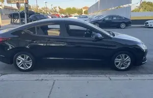 2019 Hyunda ELANTRA SEL - Product Image 3