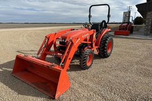 Mini Kubota L2501 Maquinaria agrícola con cargador frontal Tractores agrícolas pequeños Kubota L2501 Garden Mini 4X4 Tractor de ruedas agrícolas - Product Image 3