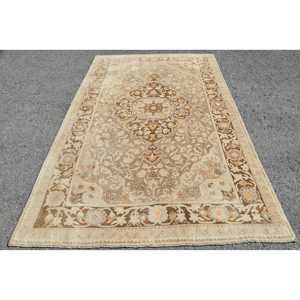 Grand tapis vintage 5,6x8,6 pieds, tapis oriental turc en laine beige - Product Image 1