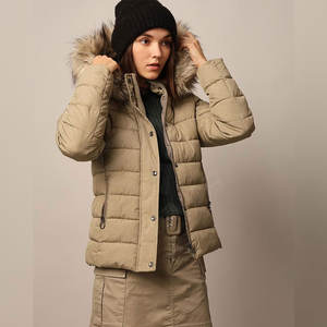 Chaqueta acolchada personalizada de diseñador para mujer, chaqueta con capucha de alta calidad, piel de oveja de satén transpirable para invierno - Product Image 5