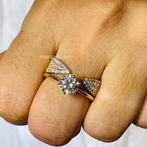 แหวนแต่งงานทองคำแท้ 14K ประดับเพชรธรรมชาติแบบฝังเพชรเต็มวง สไตล์คริสเตียนสุดหรู - Product Image 1