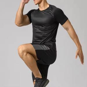 T-shirt personnalisé de sports d'été pour hommes en polyester respirant à séchage rapide avec style décontracté Logo personnalisé imprimé par sublimation - Product Image 4