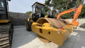 Compacteur vibrant d'occasion CAT CS-683E 18 tonnes en stock - Product Image 5