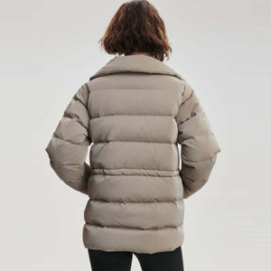 Veste matelassée pour femme de haute qualité, imperméable, écologique, réversible, rembourrage en polyester, vêtements d'extérieur d'hiver pour une utilisation décontractée en plein air - Product Image 4