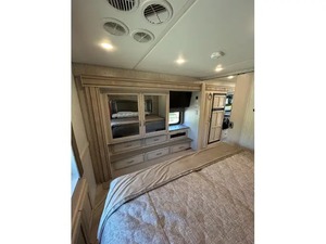ผู้จำหน่ายรถบ้านมือสอง ปี 2023 รุ่นใหม่ mar Bay Star 3225 CLASS A สำหรับขาย - Product Image 3