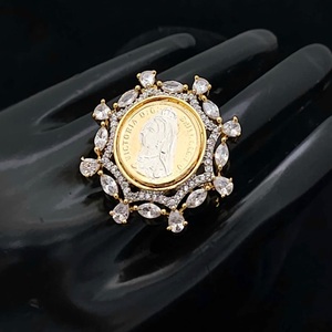Élégant Trendy Meilleure Qualité Or Blanc Finition Élégant Anneau Réglable Pour La Fonction Et La Fête De Mariage Collection De Vêtements Pour Les Femmes - Product Image 1