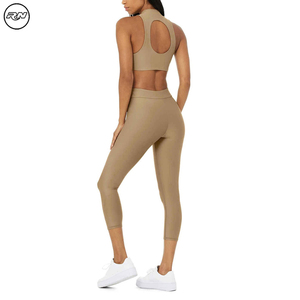 Ensembles de yoga pour femmes, solides, respirants, de haute qualité, en polyester/spandex, haut de fitness, vente en gros, vêtements de sport élégants et décontractés, entraînement, pas cher - Product Image 6