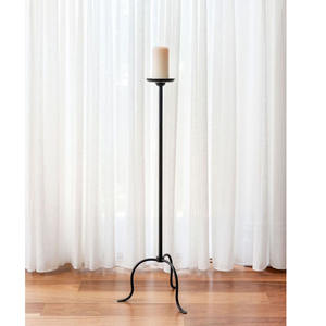 Grand ensemble de 3 bougeoirs classiques noirs pour décoration de centre de table, en métal - Product Image 1