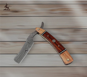 Rasoio a bordo dritto pieghevole in acciaio damasco fatto a mano su misura con guaina in pelle e manico in legno coltelli OEM supportati