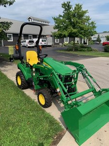 2025 John Deer 1023E tracteur à roues d'occasion 24HP avec roulement moteur pompe à engrenages et boîte de vitesses - Product Image 3