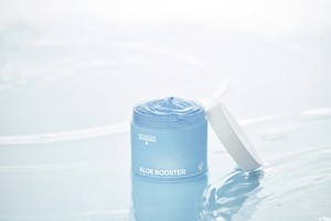 กลูตานเน็กซ์ อโล บูสเตอร์ แอนตี้เอจจิ้ง ไวท์เทนนิ่ง อีโค่ ฟรีเฟนด์ลี่ เรเดียนซ์ สกิน พรีพ บำรุงผิวเข้มข้น เนื้อบางเบา ผิวกระจ่างใส เอสเซนส์ธรรมชาติ - Product Image 3