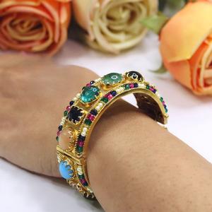 Exclusivo Brazalete Abrible de Kundan con Acabado Dorado de Primera Calidad para Bodas y Compromisos, Colección para Fiestas, para Mujer - Product Image 1