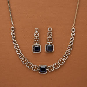 Collier classique avec zircone cubique, laiton naturel et chaîne en corde, prix raisonnable avec placage au henné - Product Image 1