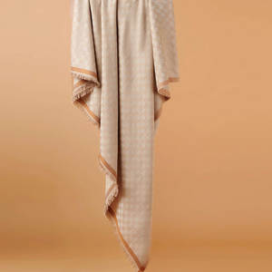 Chales cálidos de invierno hechos en fábrica al por mayor hechos en material de lana Nuevo diseño Estilo elegante Chal de lana para hombre - Product Image 3